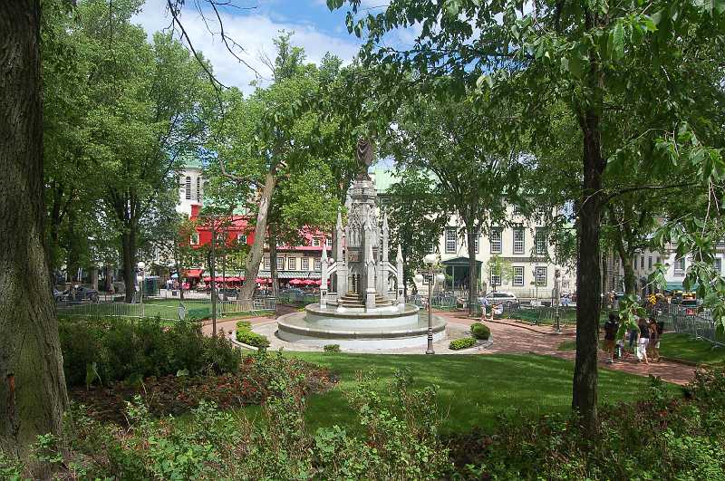 Canada East Tour 2006030.JPG - The fountain and park at Place d'Armes.